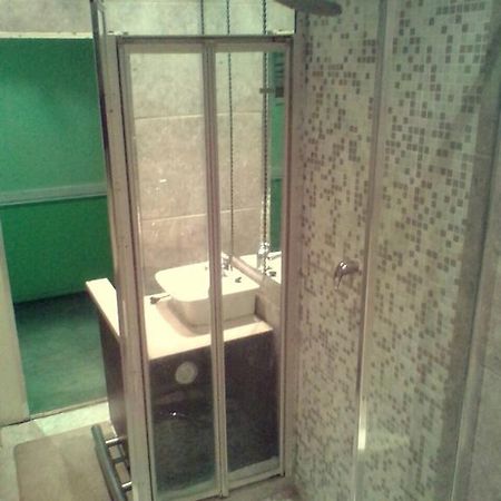 Siyabonga Guest House ヨハネスブルグ エクステリア 写真