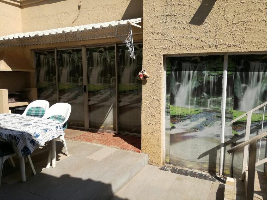 Siyabonga Guest House ヨハネスブルグ エクステリア 写真