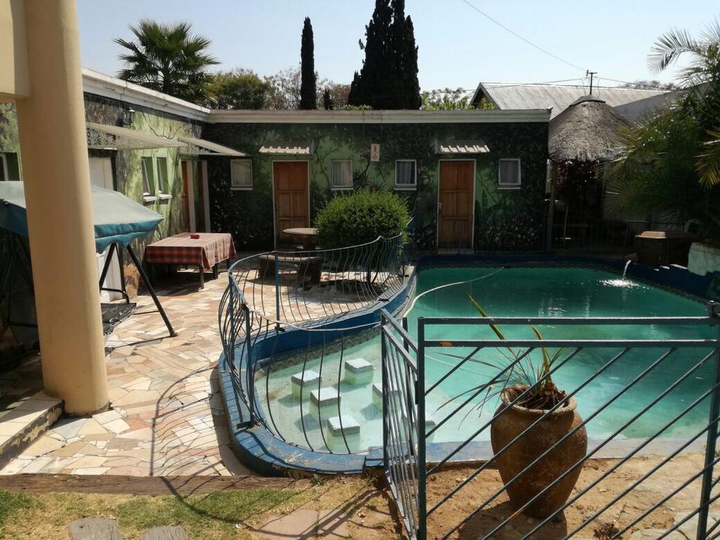 Siyabonga Guest House ヨハネスブルグ エクステリア 写真