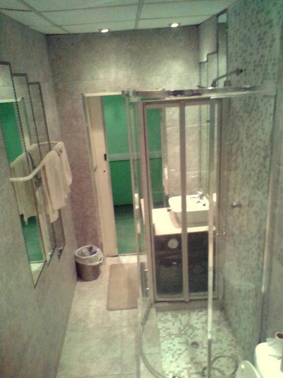 Siyabonga Guest House ヨハネスブルグ エクステリア 写真