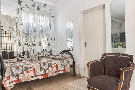 Siyabonga Guest House ヨハネスブルグ エクステリア 写真